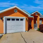 Palm Cove Coastal Cottage