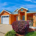 Palm Cove Coastal Cottage